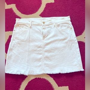 7 FOR ALL MANKIND White Denim A-Line Skirt. Size 32. LIKE NEW.